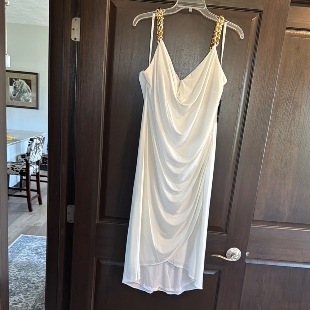 Elegant White Dress with Gold Chain Straps by Guess